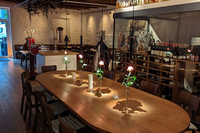 Weintafel in der Wirtsstube